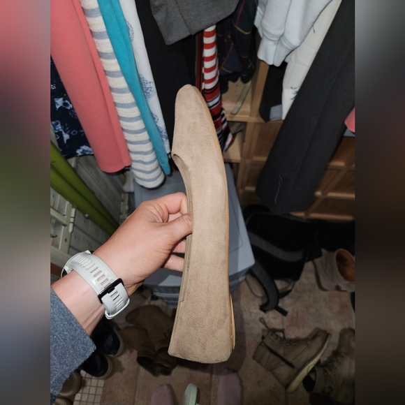 Kelly and Katie Flats - Picture 3 of 3